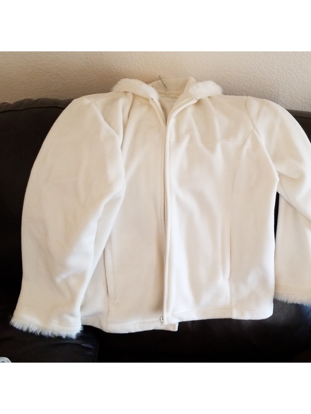 Effeci Women's Cream Zip-Up Hooded Fleece Jacket with Faux Fur Accents, Size 2X